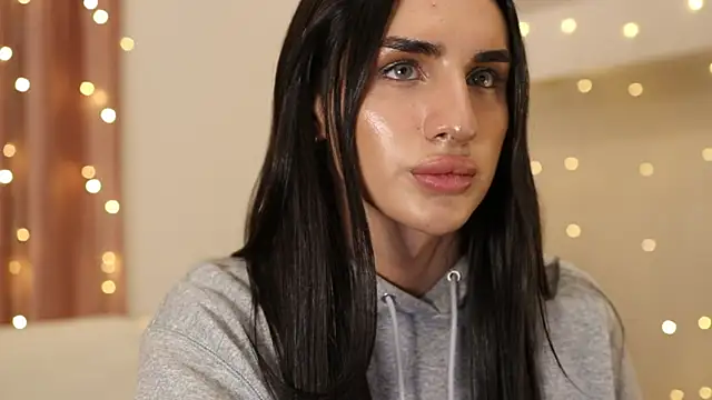 Kim Oberlin  online show from January 31, 6:47 pm