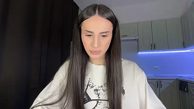 Kim Oberlin  online show from March 19, 4:22 pm