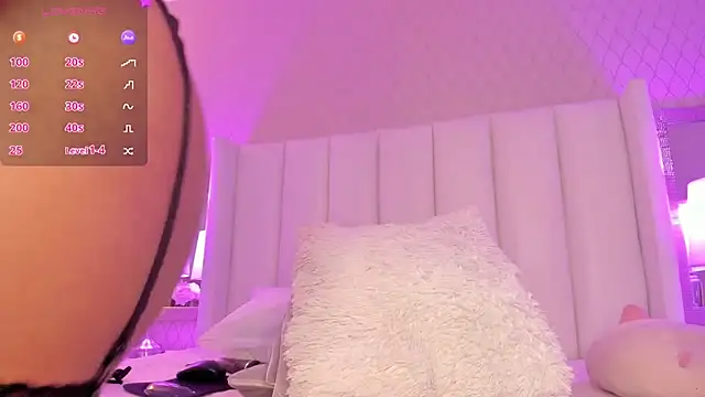 SophiaSmiiths  online show from February 16, 6:43 am