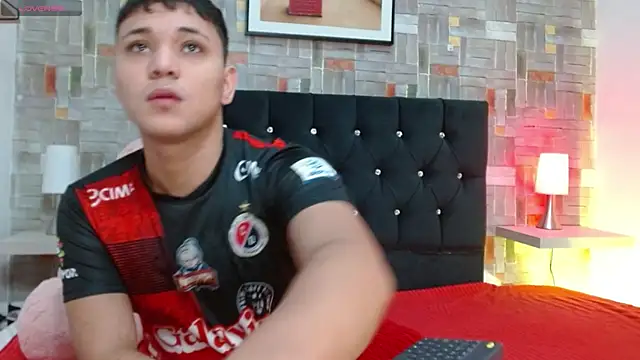 couple lovelyds online show from February 27, 12:34 pm