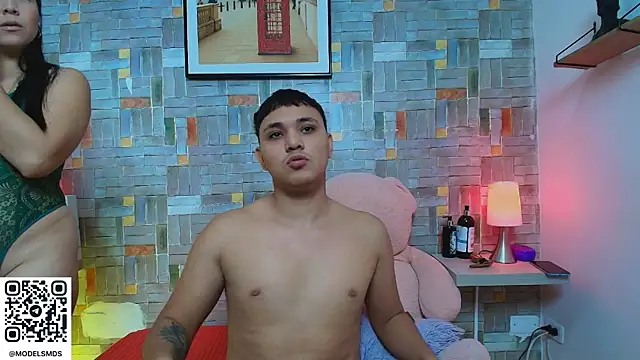 couple lovelyds online show from November 4, 8:30 pm