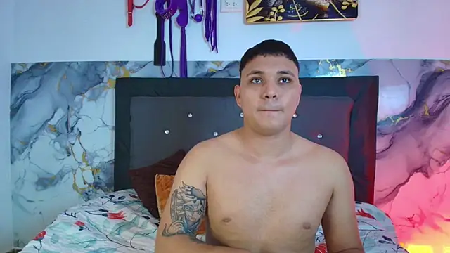 couple lovelyds online show from April 14, 8:59 pm