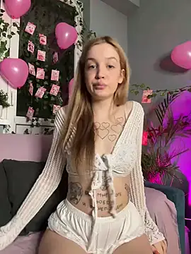 Snapshot of Sweet_Evva chatting on February 3, 4:10 pm Sweet Evva online show from February 3, 4:10 pm