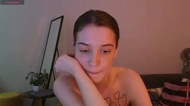 Snapshot of Sweet_Evva chatting on June 3, 2:33 pm Sweet Evva online show from June 3, 2:33 pm