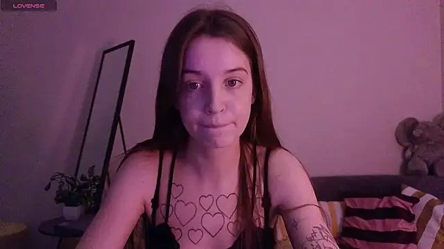 Snapshot of Sweet_Evva chatting on June 4, 4:46 pm Sweet Evva online show from June 4, 4:46 pm