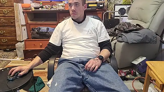 ScubaStevex online show from February 2, 5:50 am