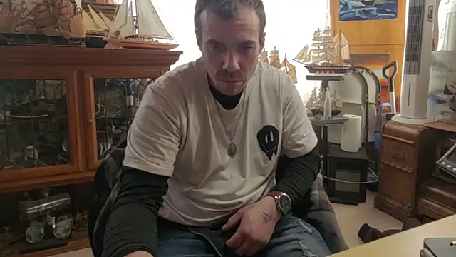 ScubaStevex online show from March 30, 2:51 pm