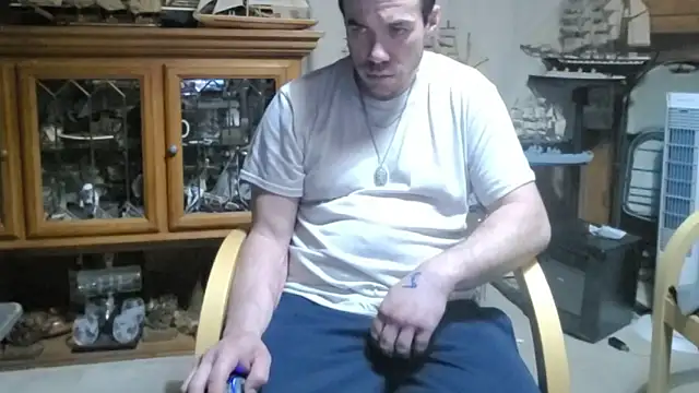 ScubaStevex online show from April 5, 9:06 am