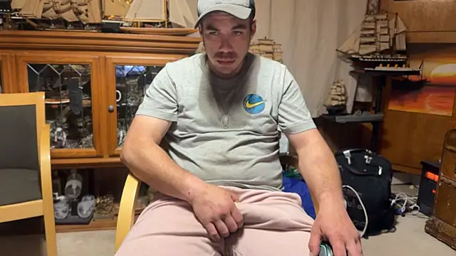 Snapshot of ScubaStevex chatting on May 15, 5:36 am ScubaStevex online show from May 15, 5:36 am