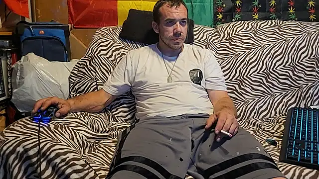 Snapshot of ScubaStevex chatting on June 11, 11:08 am ScubaStevex online show from June 11, 11:08 am