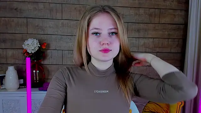 Snapshot of SelinSwarovski chatting on February 22, 4:19 pm SelinSwarovski online show from February 22, 4:19 pm