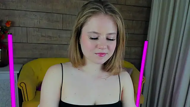 Snapshot of SelinSwarovski chatting on February 24, 4:36 pm SelinSwarovski online show from February 24, 4:36 pm