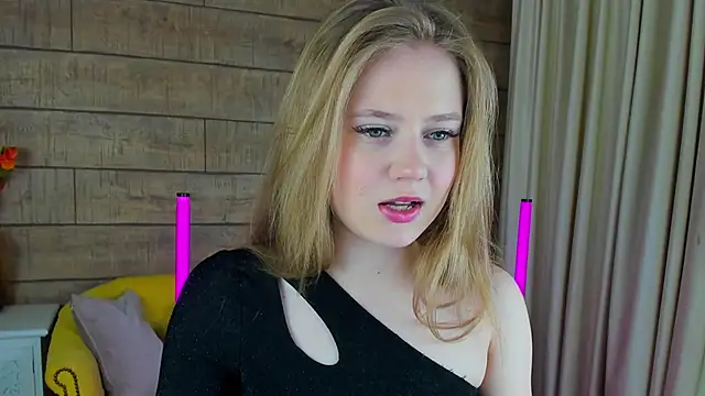 Snapshot of SelinSwarovski chatting on February 24, 7:41 pm SelinSwarovski online show from February 24, 7:41 pm