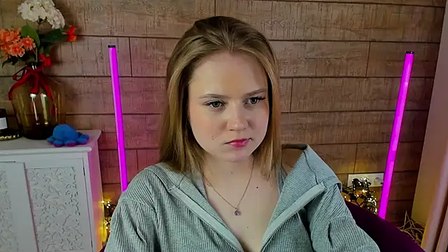 Snapshot of SelinSwarovski chatting on March 3, 1:42 am SelinSwarovski online show from March 3, 1:42 am