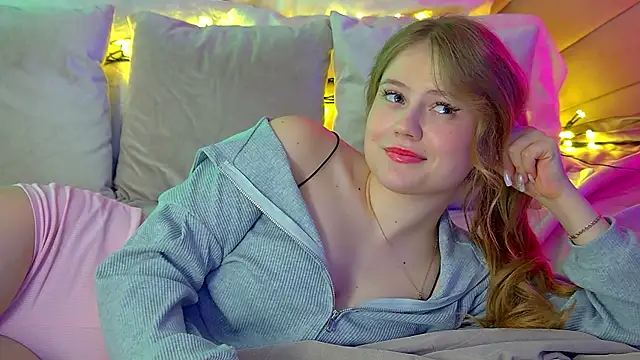 Snapshot of SelinSwarovski chatting on March 8, 2:12 am SelinSwarovski online show from March 8, 2:12 am