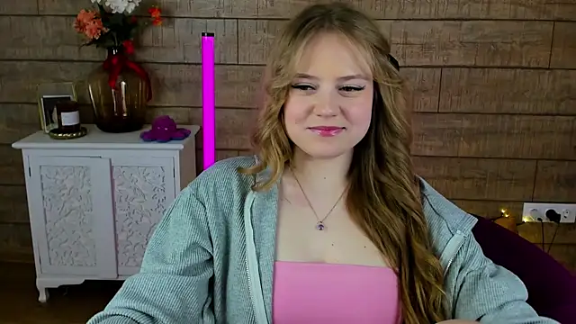 Snapshot of SelinSwarovski chatting on March 10, 10:45 pm SelinSwarovski online show from March 10, 10:45 pm