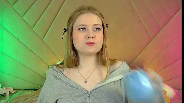 Snapshot of SelinSwarovski chatting on March 17, 1:57 am SelinSwarovski online show from March 17, 1:57 am