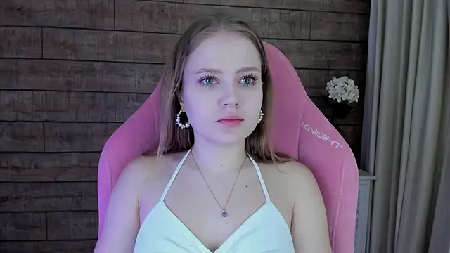 Snapshot of SelinSwarovski chatting on September 19, 4:07 pm SelinSwarovski online show from September 19, 4:07 pm