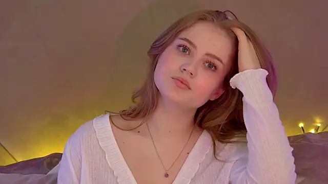 Snapshot of SelinSwarovski chatting on September 23, 6:00 pm SelinSwarovski online show from September 23, 6:00 pm