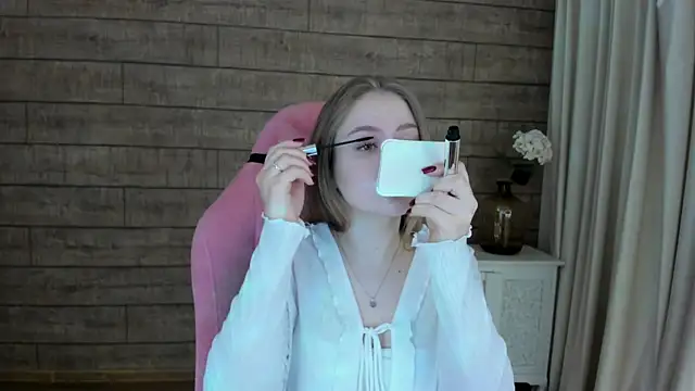 Snapshot of SelinSwarovski chatting on October 6, 4:15 pm SelinSwarovski online show from October 6, 4:15 pm