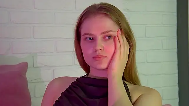 Snapshot of SelinSwarovski chatting on November 12, 6:14 am SelinSwarovski online show from November 12, 6:14 am