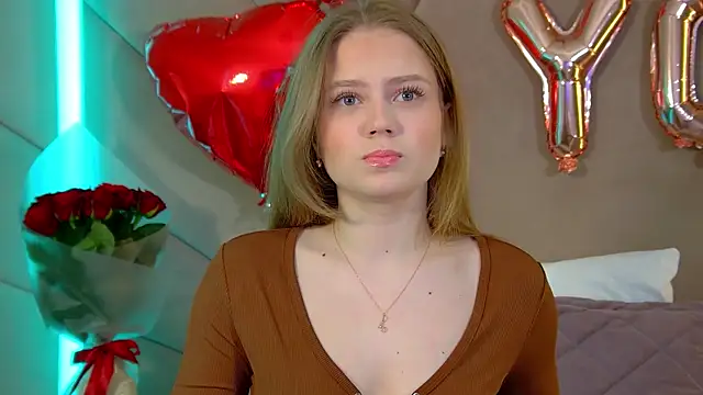 SelinSwarovski online show from February 15, 4:36 pm