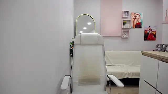 Milla Cutie18 online show from April 8, 4:45 am