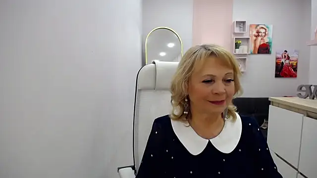 Milla Cutie18 online show from April 9, 6:19 am