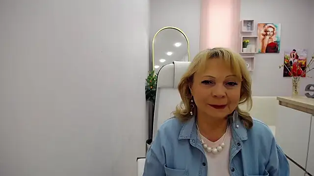 Milla Cutie18 online show from April 10, 5:01 am