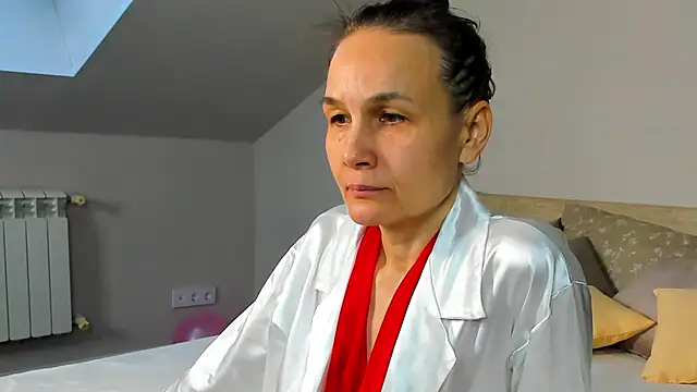 Lillian White online show from February 2, 10:13 am