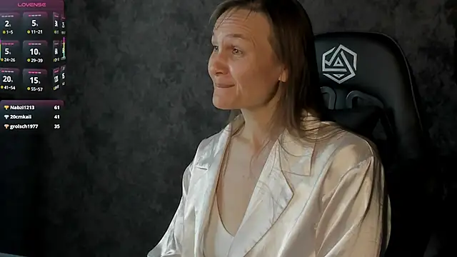 Lillian White online show from September 15, 1:05 am