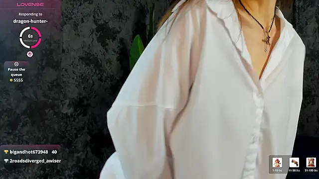 Snapshot of Lillian_White chatting on May 15, 11:34 pm Lillian White online show from May 15, 11:34 pm