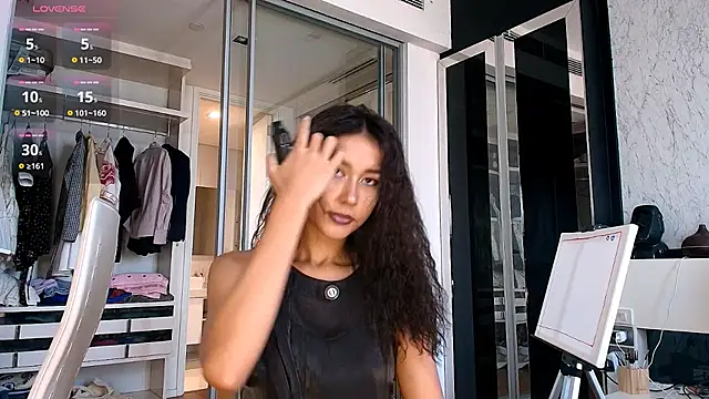 Snapshot of Melissa_Mone chatting on July 18, 4:27 am Melissa Mone online show from July 18, 4:27 am