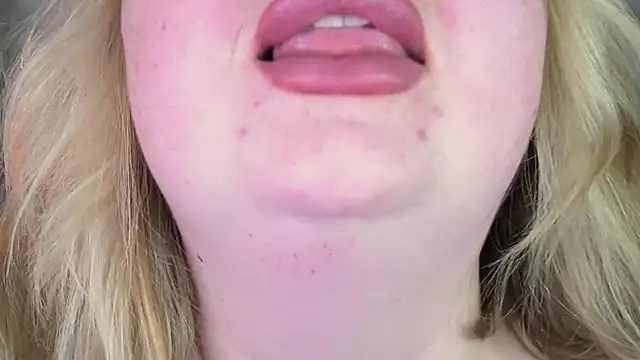 ZaraReignn online show from April 14, 8:15 pm