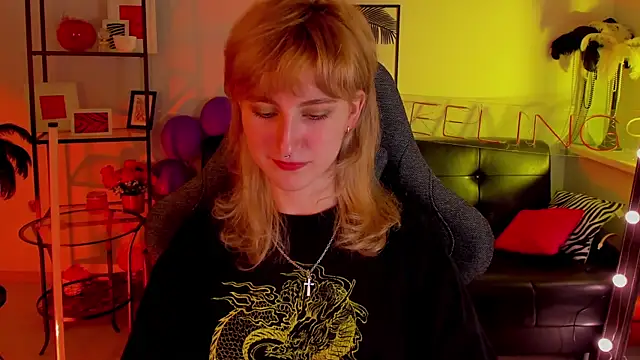 LuxRayi online show from January 6, 6:10 pm