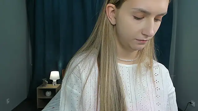 Snapshot of MayBennett chatting on December 28, 9:08 pm MayBennett online show from December 28, 9:08 pm