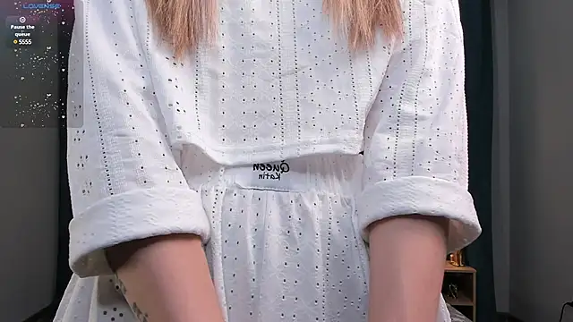 Snapshot of MayBennett chatting on January 5, 6:13 pm MayBennett online show from January 5, 6:13 pm