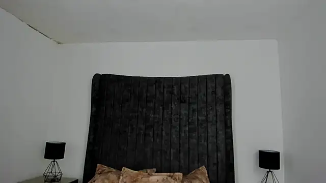 NataGarcia online show from December 4, 4:27 pm