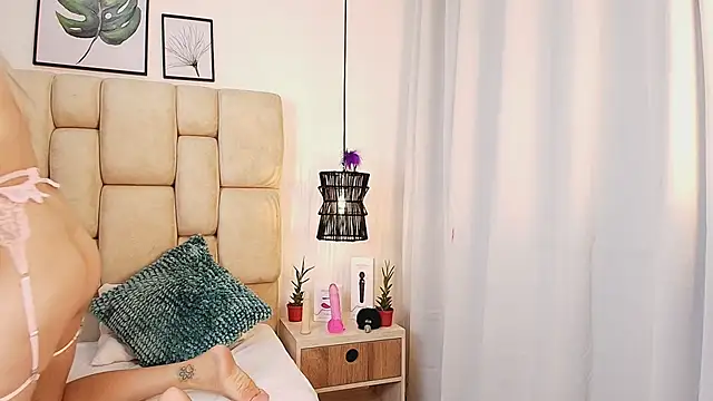 AdharaSmithh online show from February 25, 12:36 am