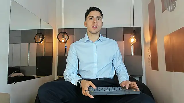 LiamNovak online show from February 16, 12:34 pm