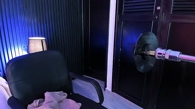 MiiaaMoonroee online show from April 14, 5:24 am