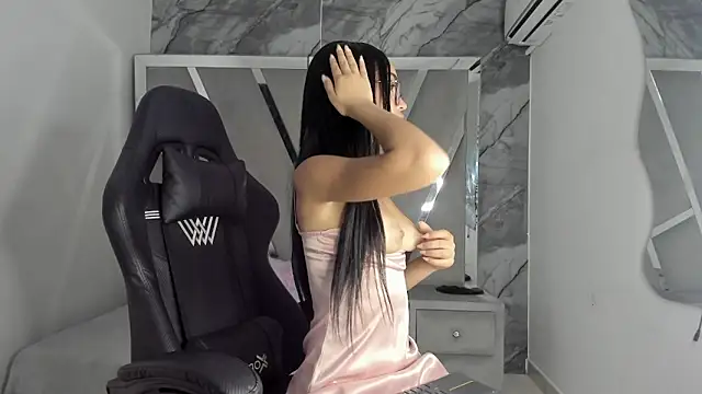 Mia petite01 online show from April 13, 8:14 pm