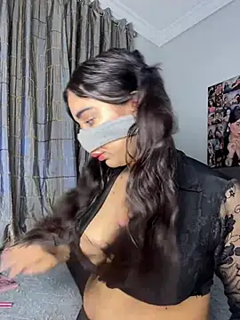 Snapshot of Meryem_Queen chatting on February 28, 1:39 am Meryem Queen online show from February 28, 1:39 am