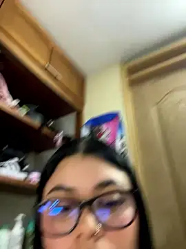 alissonfernandez  online show from January 14, 11:31 pm