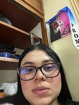 alissonfernandez  online show from February 3, 2:53 am