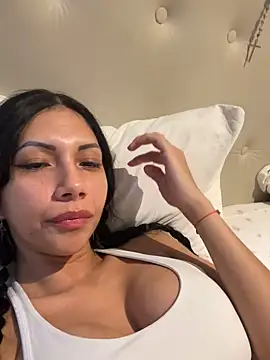 Snapshot of lapanteri chatting on February 21, 1:33 am lapanteri online show from February 21, 1:33 am