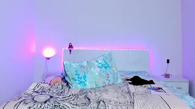 Snapshot of Shadow_Strik chatting on January 10, 8:15 pm Shadow Strik online show from January 10, 8:15 pm