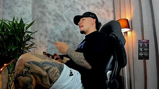 boyc022  online show from November 24, 1:05 am