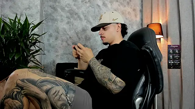 boyc022  online show from November 29, 1:14 pm