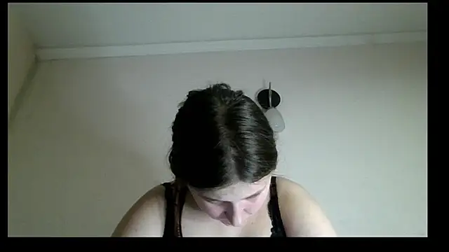 Snapshot of kila_lo chatting on February 27, 8:09 pm kila lo online show from February 27, 8:09 pm